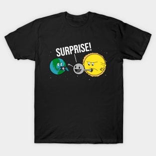 Solar Eclipse 2024 Moon Covering the Sun Funny Cartoon T-Shirt